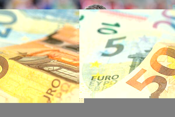 Eurozone inflation ticks up again in May