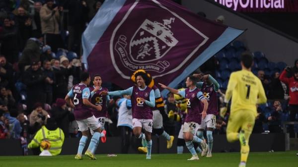 Former Ireland underage internatio<em></em>nal CJ Egan-Riley (left) celebrates his Burnley goal with team-mates, including Josh Cullen